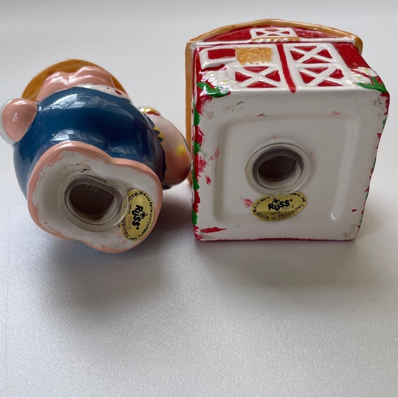 Farmer Pig & Barn Salt and Pepper Shaker - Picture 7 of 7
